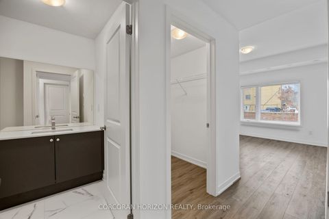 Photo 16 at 6 - 12 Marquette Avenue, Lawrence, Toronto