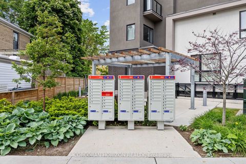 Photo 34 at 6 - 12 Marquette Avenue, Lawrence, Toronto