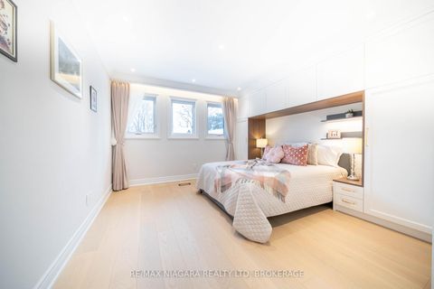 Photo 25 at 18 Mountbatten Road, Humber Heights, Toronto