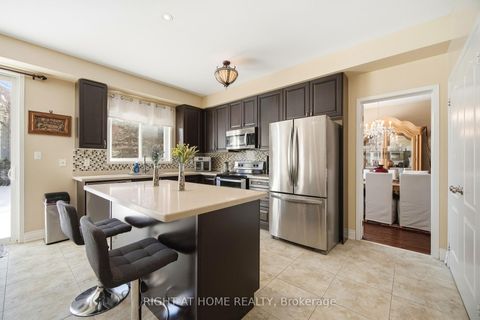 Photo 8 at 2325 Bridle Road, Windfields, Oshawa