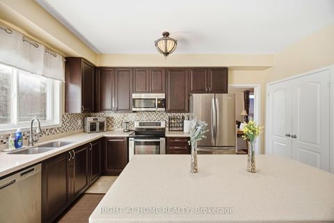 Photo 9 at 2325 Bridle Road, Windfields, Oshawa