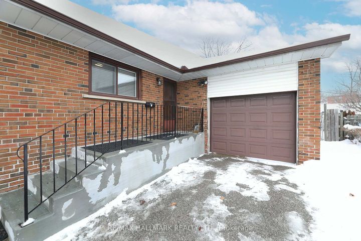 Photo 37 at 70 Lavington Drive, Richview, Toronto