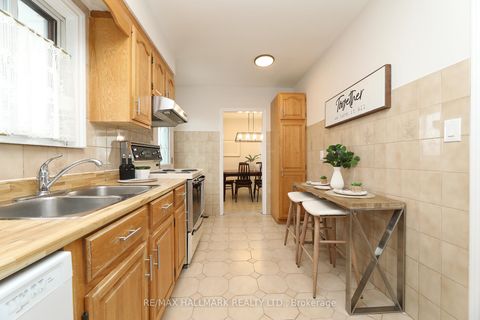 Photo 12 at 70 Lavington Drive, Richview, Toronto