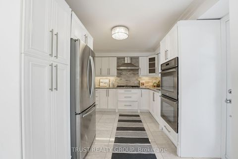 Photo 11 at 9 Del Ria Drive, Maple Leaf, Toronto