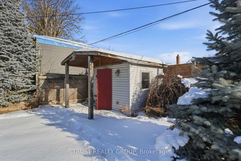 Photo 36 at 9 Del Ria Drive, Maple Leaf, Toronto