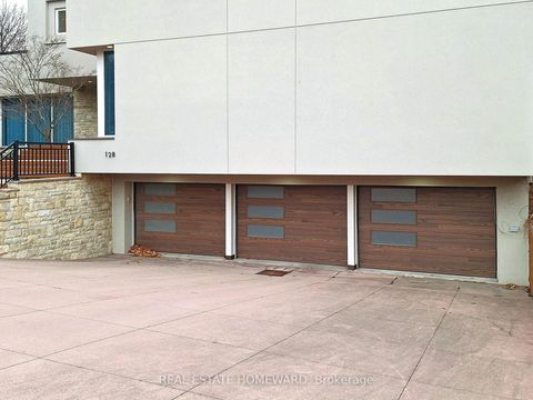 Photo 3 at 128 Laurentide Drive, Donalda, Toronto