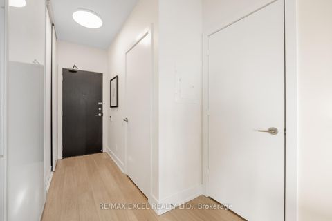 Photo 2 at 3709 - 33 Charles Street E, Yonge Corridor, Toronto