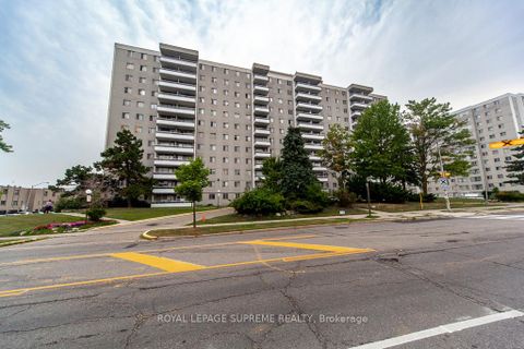 Photo 2 at 908 - 940 Caledonia Road, Glen Park, Toronto