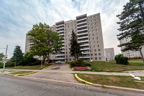 Photo 3 at 908 - 940 Caledonia Road, Glen Park, Toronto