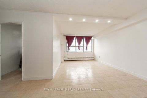 Photo 7 at 908 - 940 Caledonia Road, Glen Park, Toronto