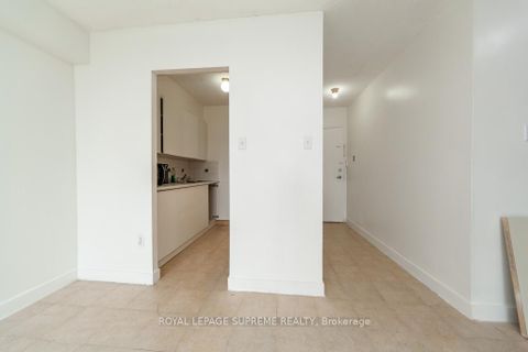 Photo 16 at 908 - 940 Caledonia Road, Glen Park, Toronto