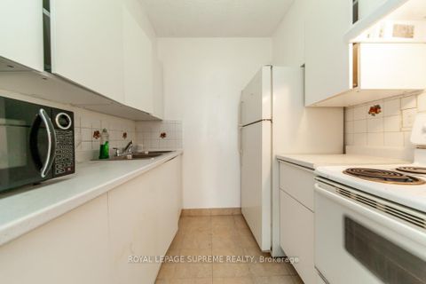 Photo 18 at 908 - 940 Caledonia Road, Glen Park, Toronto