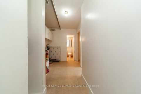 Photo 20 at 908 - 940 Caledonia Road, Glen Park, Toronto