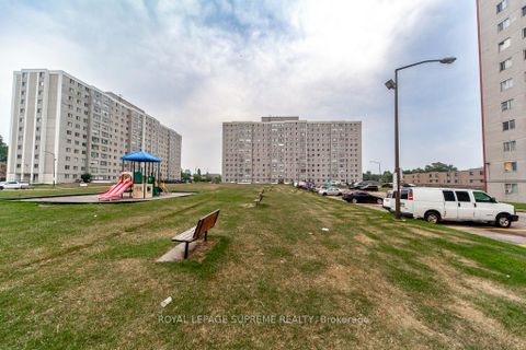 Photo 35 at 908 - 940 Caledonia Road, Glen Park, Toronto