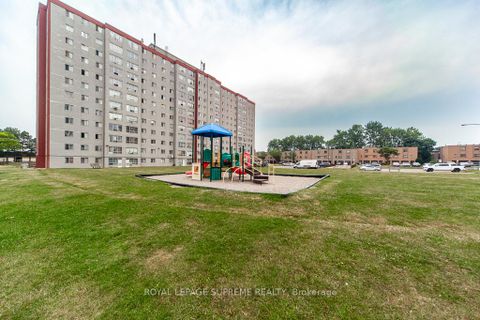 Photo 37 at 908 - 940 Caledonia Road, Glen Park, Toronto