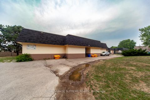 Photo 39 at 908 - 940 Caledonia Road, Glen Park, Toronto