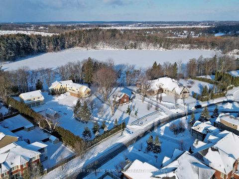 Photo 1 at 6 Macleod Estate Court, Jefferson, Richmond Hill