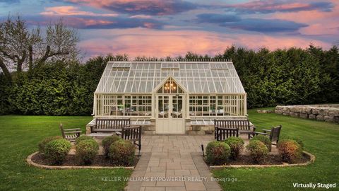 Photo 5 at 6 Macleod Estate Court, Jefferson, Richmond Hill