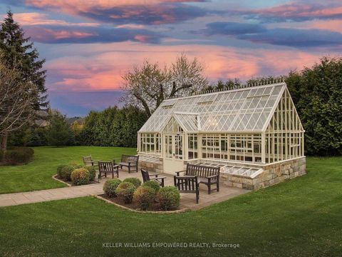 Photo 6 at 6 Macleod Estate Court, Jefferson, Richmond Hill