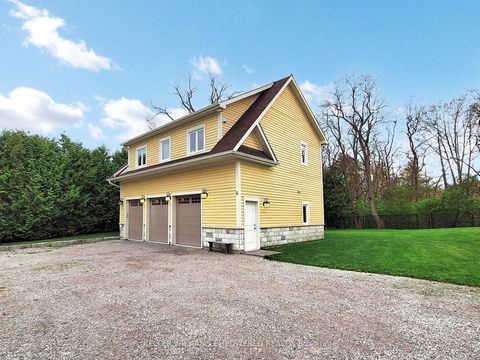 Photo 8 at 6 Macleod Estate Court, Jefferson, Richmond Hill