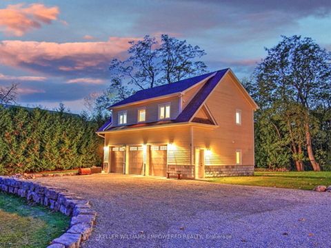 Photo 9 at 6 Macleod Estate Court, Jefferson, Richmond Hill