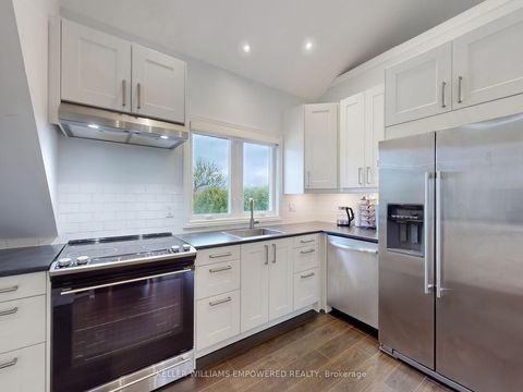 Photo 15 at 6 Macleod Estate Court, Jefferson, Richmond Hill