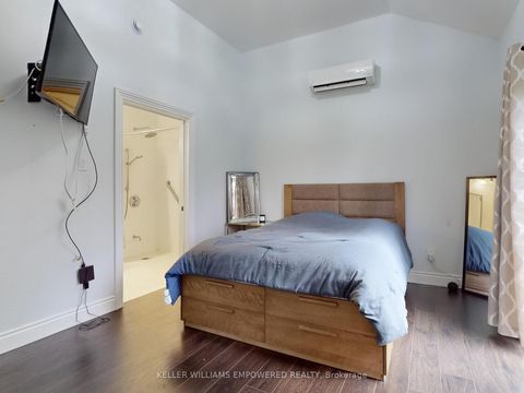 Photo 17 at 6 Macleod Estate Court, Jefferson, Richmond Hill