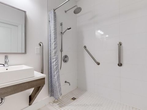 Photo 19 at 6 Macleod Estate Court, Jefferson, Richmond Hill