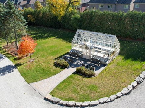 Photo 32 at 6 Macleod Estate Court, Jefferson, Richmond Hill