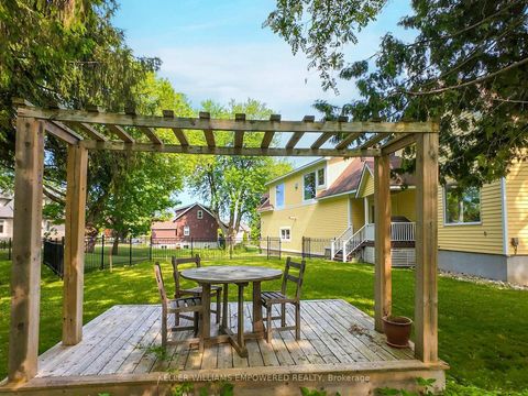 Photo 10 at 8 Macleod Estate Court, Jefferson, Richmond Hill