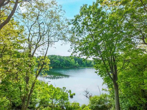 Photo 15 at 8 Macleod Estate Court, Jefferson, Richmond Hill