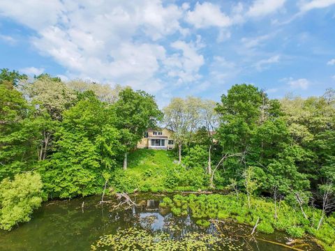 Photo 16 at 8 Macleod Estate Court, Jefferson, Richmond Hill