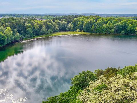 Photo 25 at 8 Macleod Estate Court, Jefferson, Richmond Hill