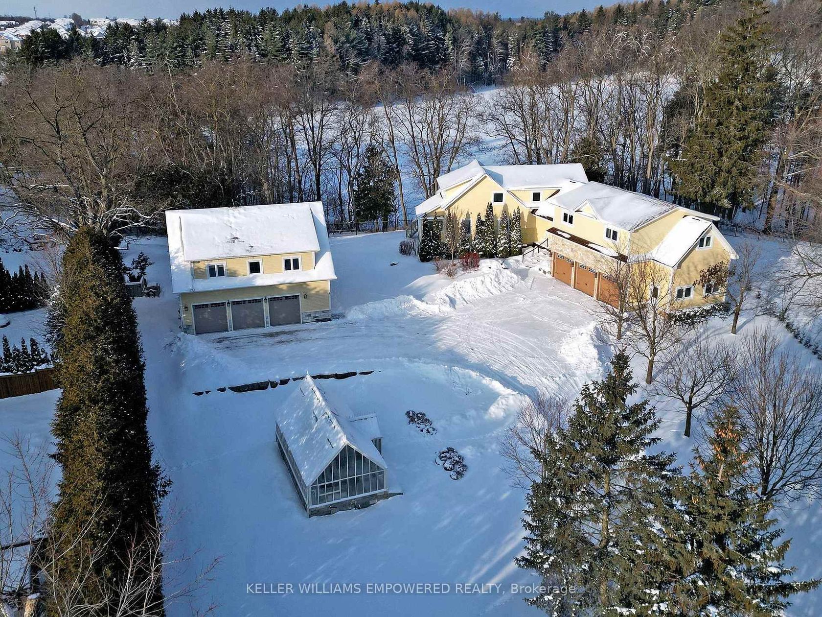 6 and 8 Macleod Estate Court, Jefferson, Richmond Hill photo 2