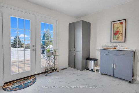 Photo 11 at 28 Hewitt Place, Georgian Drive, Barrie