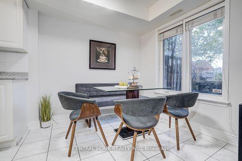 Photo 16 at 11 - 988 Sheppard Avenue W, Bathurst Manor, Toronto