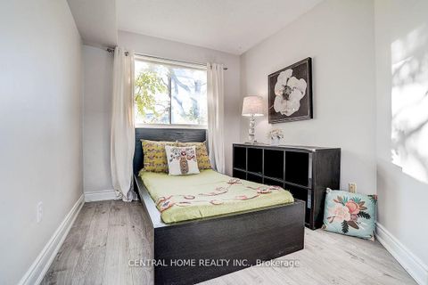 Photo 23 at 11 - 988 Sheppard Avenue W, Bathurst Manor, Toronto