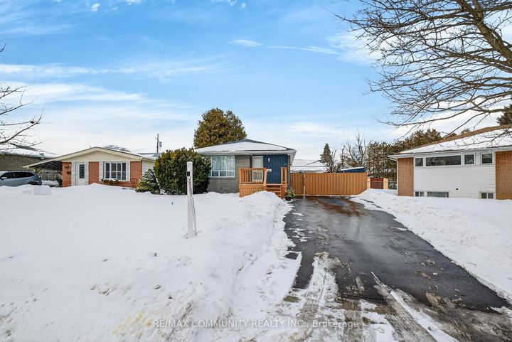 Photo 1 at 855 Zator Avenue, Bay Ridges, Pickering