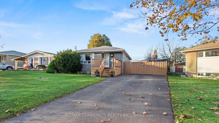 Photo 2 at 855 Zator Avenue, Bay Ridges, Pickering