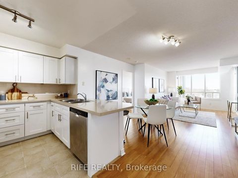 Photo 14 at 906 - 260 Doris Avenue, Willowdale East, Toronto