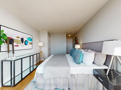 Photo 20 at 906 - 260 Doris Avenue, Willowdale East, Toronto