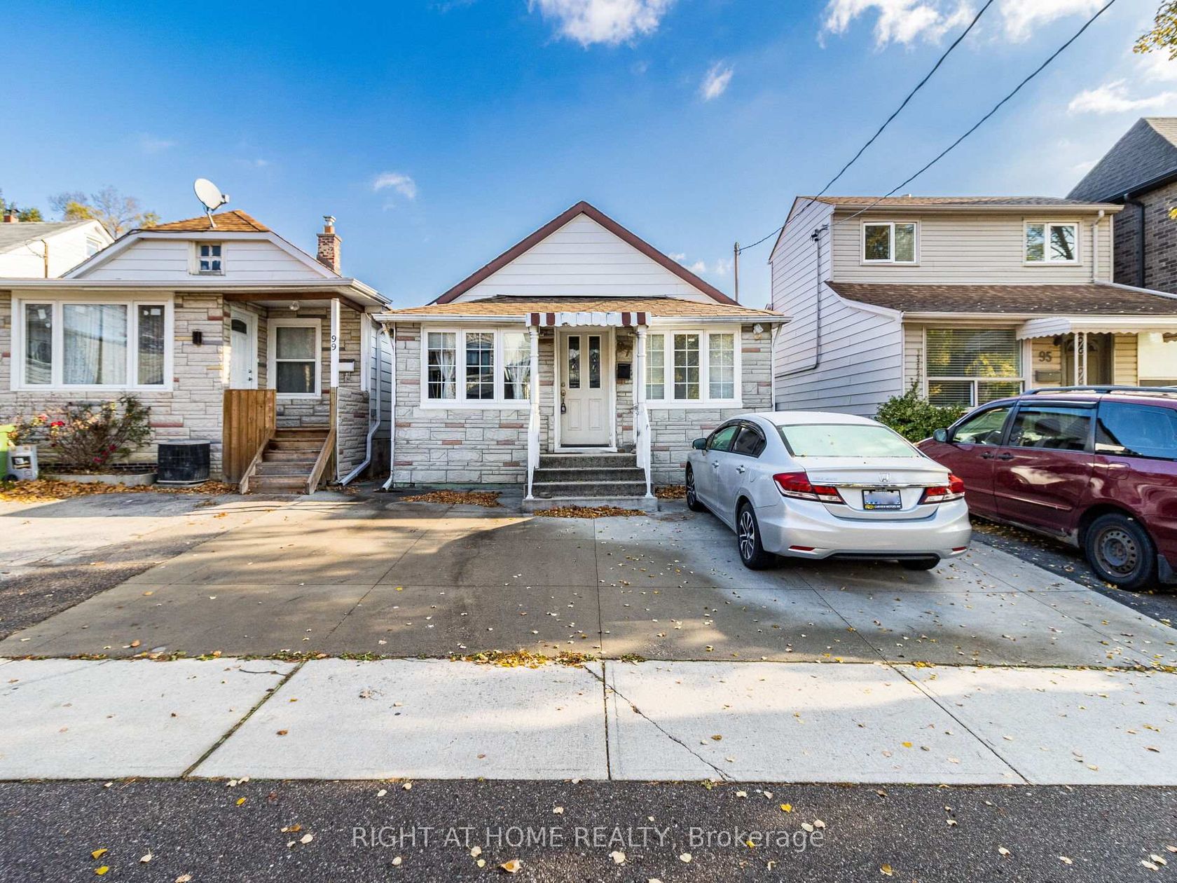 97 29th Street, Long Branch, Toronto 