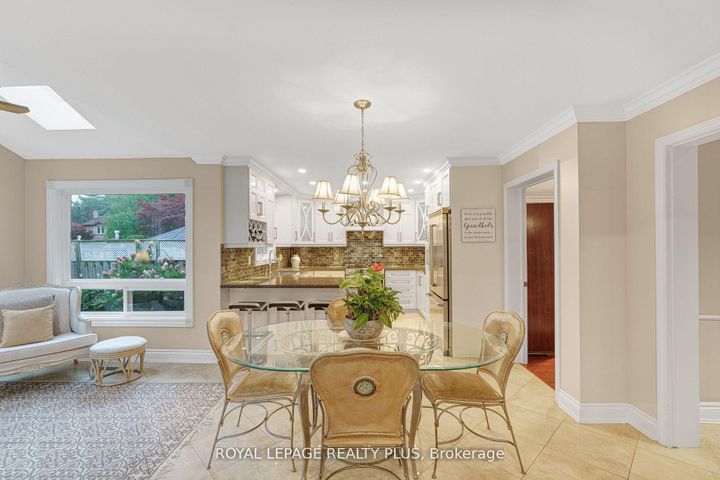 Photo 10 at 1760 Featherston Court, Erin Mills, Mississauga