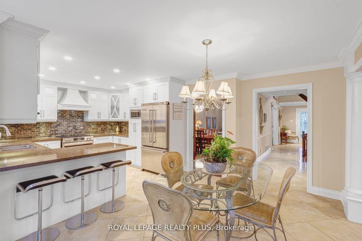 Photo 11 at 1760 Featherston Court, Erin Mills, Mississauga