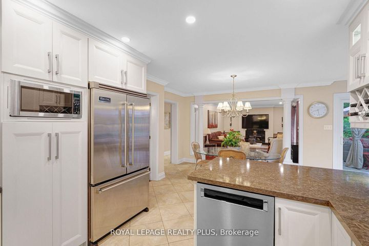 Photo 14 at 1760 Featherston Court, Erin Mills, Mississauga