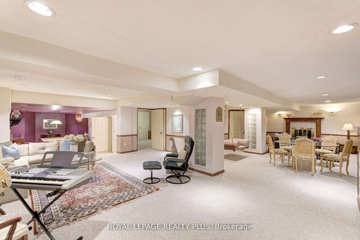 Photo 36 at 1760 Featherston Court, Erin Mills, Mississauga