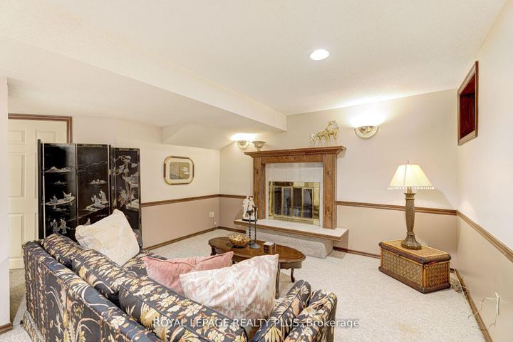 Photo 38 at 1760 Featherston Court, Erin Mills, Mississauga