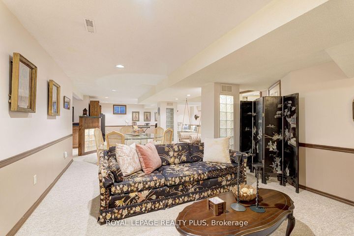 Photo 39 at 1760 Featherston Court, Erin Mills, Mississauga