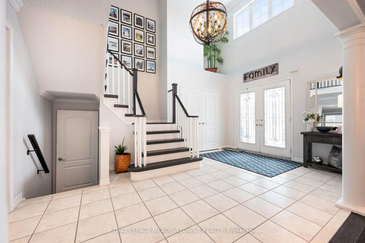 Photo 6 at 19 Grist Mill Drive, Georgetown, Halton Hills