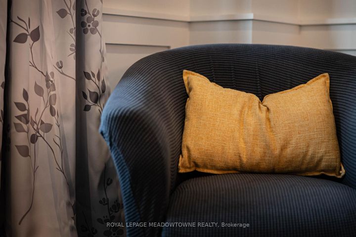 Photo 9 at 19 Grist Mill Drive, Georgetown, Halton Hills